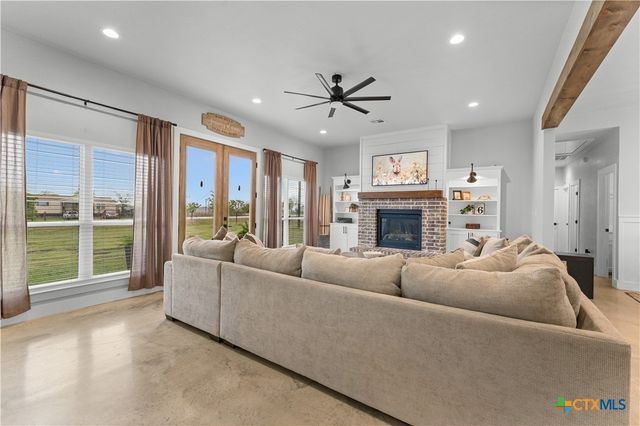 13487 Wedel Cemetery Road, Rogers, TX 76569