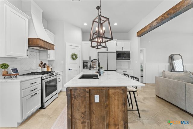 13487 Wedel Cemetery Road, Rogers, TX 76569
