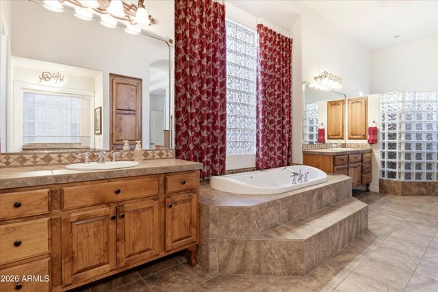 4406 E CAPRICORN Place, Chandler, AZ 85249