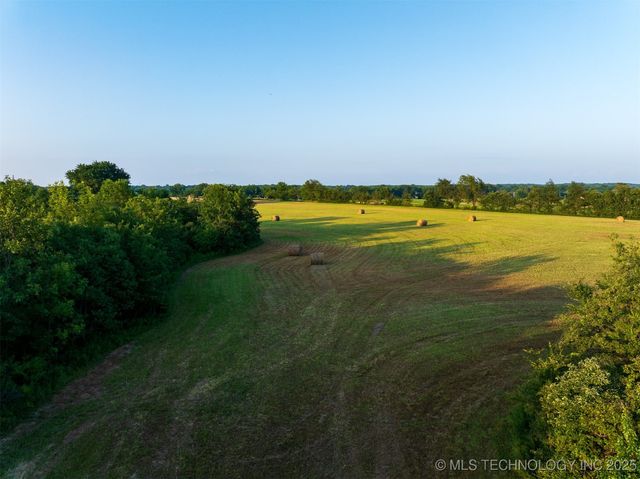 57 E Joe Koelsch Drive, Locust Grove, OK 74352