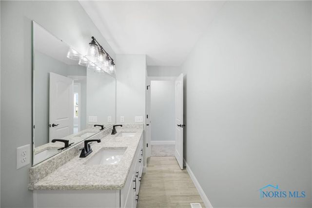 8520 Hocking Cove, Waterville, OH 43566