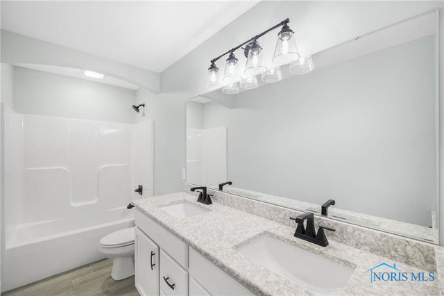 8520 Hocking Cove, Waterville, OH 43566