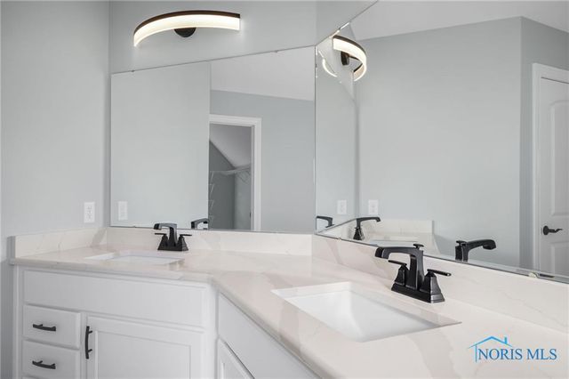 8520 Hocking Cove, Waterville, OH 43566