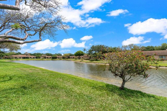 8286 Springlake Drive, Boca Raton, FL 33496