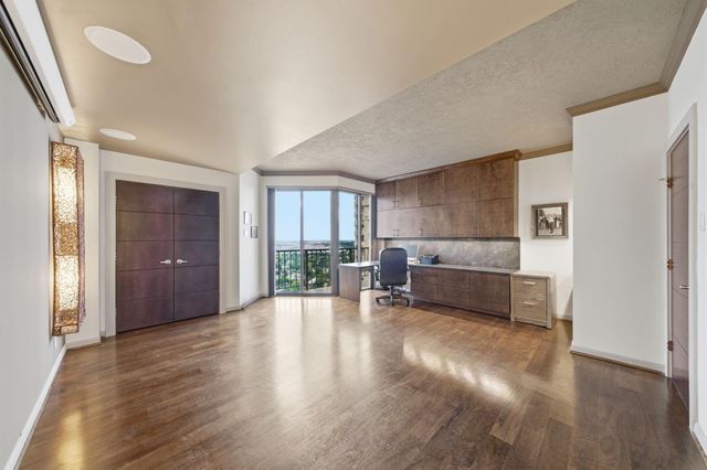 3350 Mccue Road 2402, Houston, TX 77056
