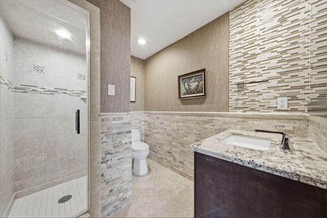 3350 Mccue Road 2402, Houston, TX 77056
