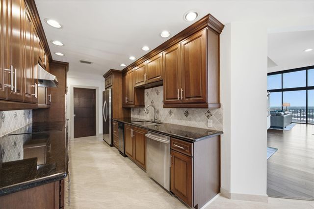 3350 Mccue Road 2402, Houston, TX 77056