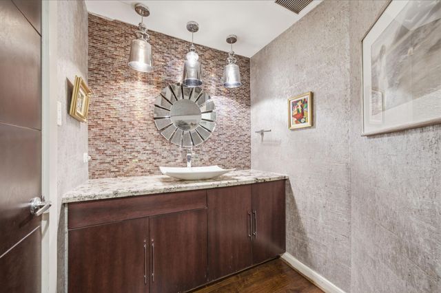 3350 Mccue Road 2402, Houston, TX 77056