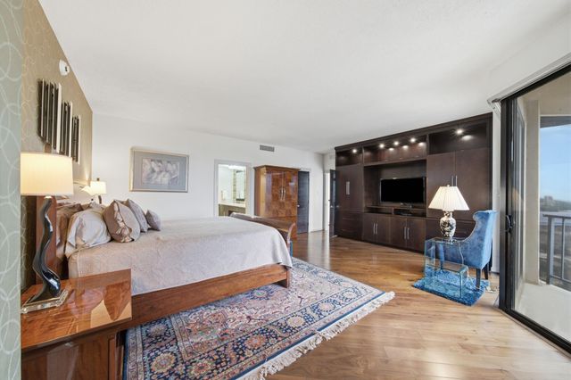 3350 Mccue Road 2402, Houston, TX 77056