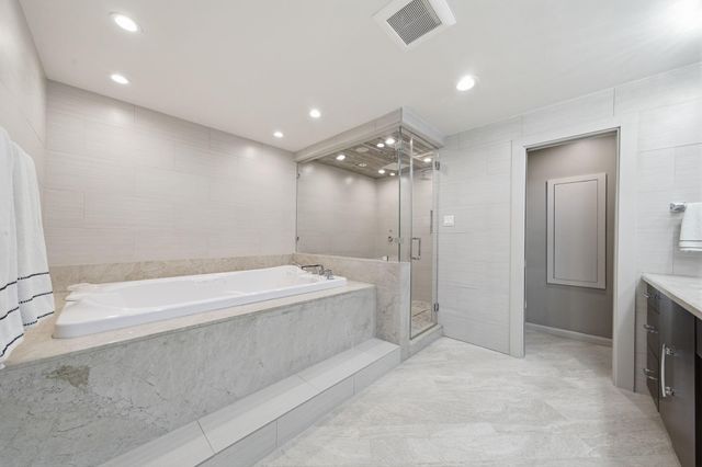 3350 Mccue Road 2402, Houston, TX 77056
