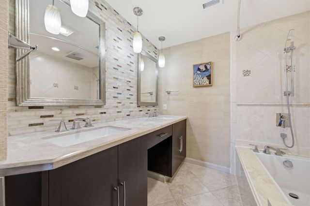 3350 Mccue Road 2402, Houston, TX 77056