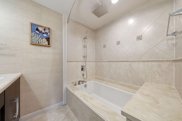 3350 Mccue Road 2402, Houston, TX 77056