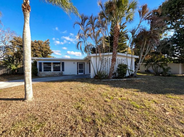 141 SE Calmoso Drive, Port St. Lucie, Port St Lucie, FL 34983