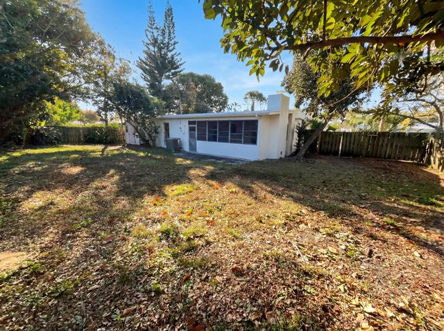 141 SE Calmoso Drive, Port St. Lucie, Port St Lucie, FL 34983