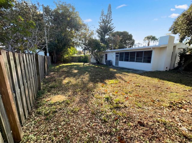 141 SE Calmoso Drive, Port St. Lucie, Port St Lucie, FL 34983