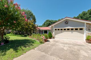 5820 Laurelwood Drive, Crestview, FL 32539
