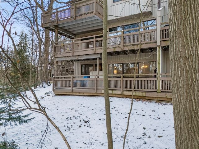 540 Meredith Lane, Cuyahoga Falls, OH 44223