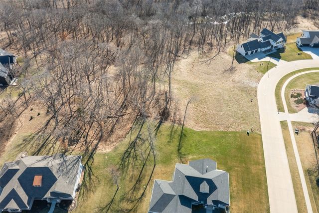 3025 Forrest Meadow Lane, Hiawatha, IA 52233