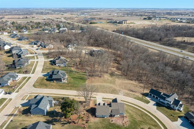 3025 Forrest Meadow Lane, Hiawatha, IA 52233