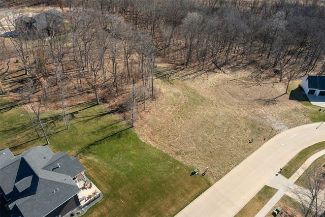 3025 Forrest Meadow Lane, Hiawatha, IA 52233