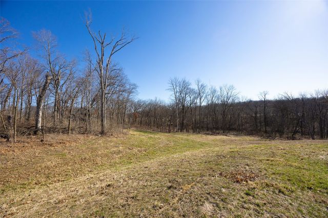 3025 Forrest Meadow Lane, Hiawatha, IA 52233