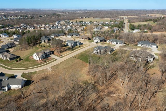 3025 Forrest Meadow Lane, Hiawatha, IA 52233