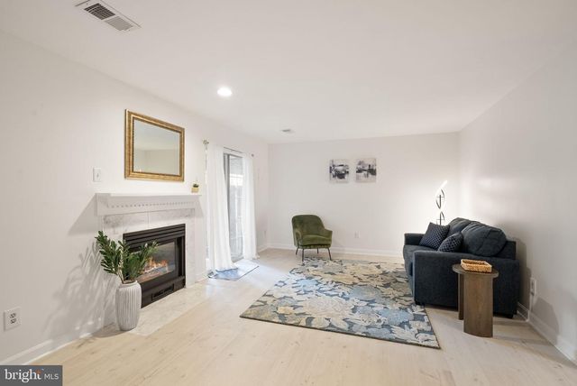 20558 WAKE TER, Sterling, VA 20165