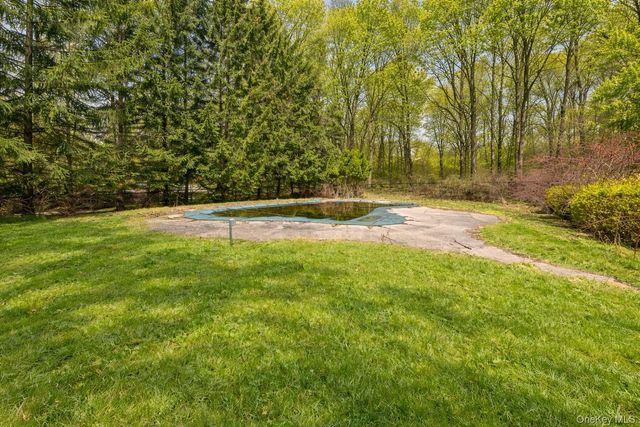 17 Briarwood Lane, Suffern, NY 10901