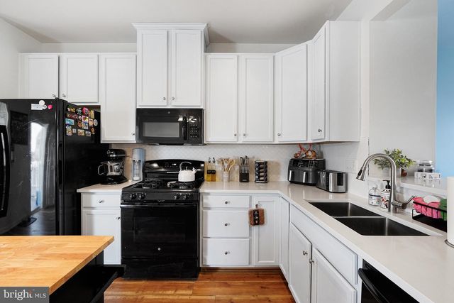 107 BENFORD RD, Edgewater Park, NJ 08010