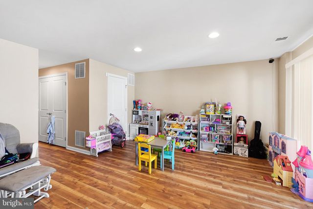 107 BENFORD RD, Edgewater Park, NJ 08010