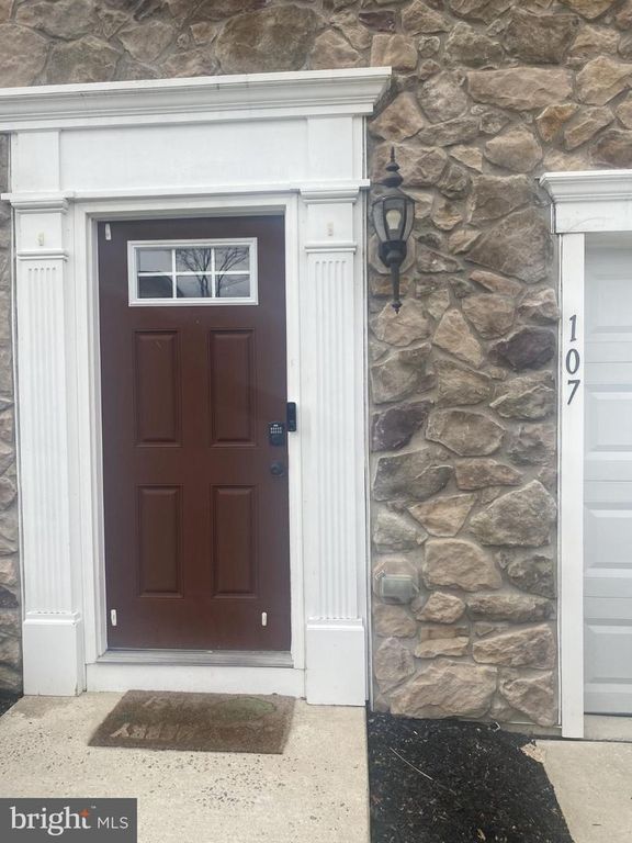 107 BENFORD RD, Beverly, NJ 08010