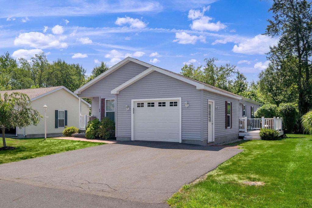 60 Caslyn Drive, Eliot, ME 03903