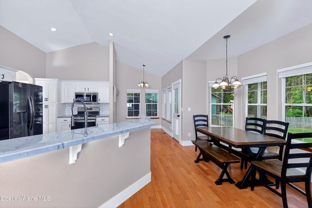 303 Park LN, Sandpoint, ID 83864
