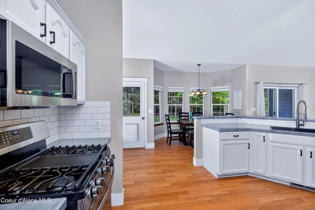303 Park LN, Sandpoint, ID 83864