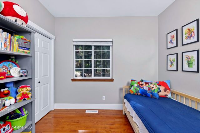 303 Park LN, Sandpoint, ID 83864