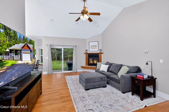 303 Park LN, Sandpoint, ID 83864