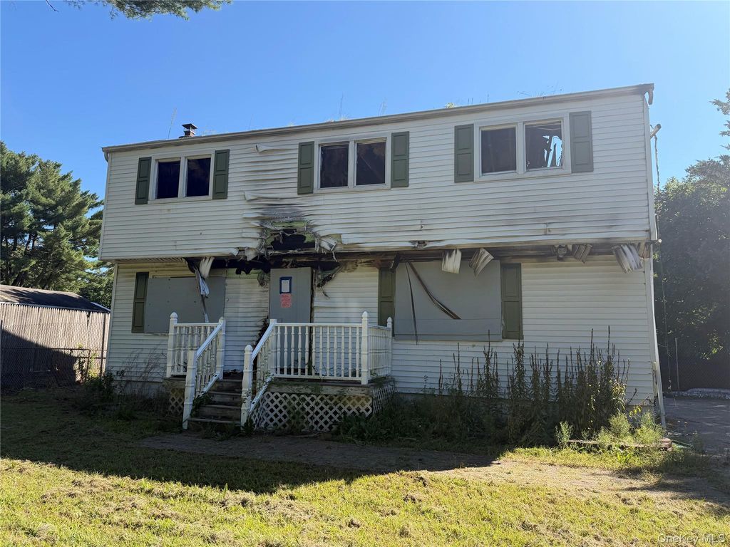 41 Fairmont Avenue, Medford, NY 11763 — exterior