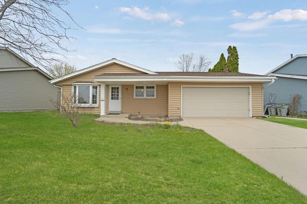 8022 W Glenbrook ROAD, Milwaukee, WI 53223