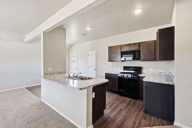 1012 S Blackjack Lane, Mustang, OK 73064
