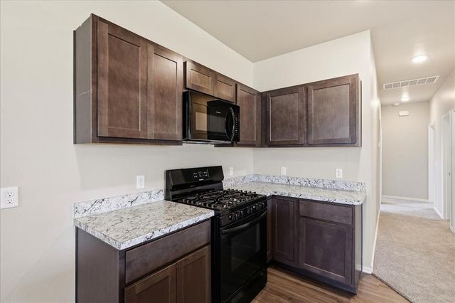 1012 S Blackjack Lane, Mustang, OK 73064