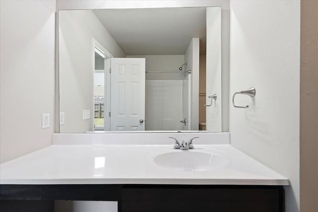 1012 S Blackjack Lane, Mustang, OK 73064