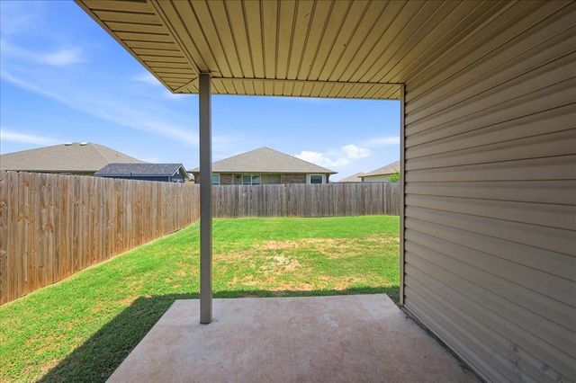 1012 S Blackjack Lane, Mustang, OK 73064