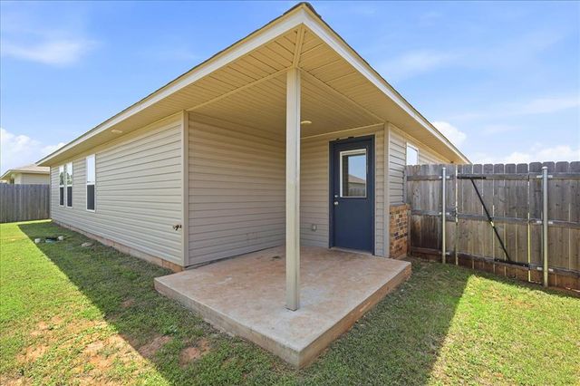 1012 S Blackjack Lane, Mustang, OK 73064