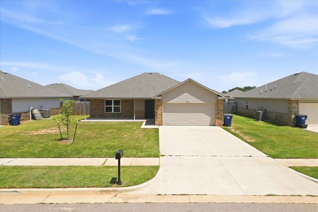 1012 S Blackjack Lane, Mustang, OK 73064