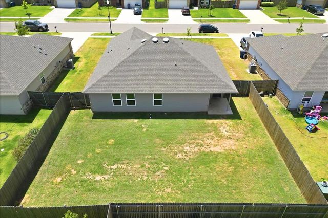 1012 S Blackjack Lane, Mustang, OK 73064