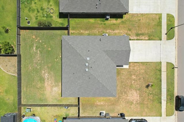 1012 S Blackjack Lane, Mustang, OK 73064