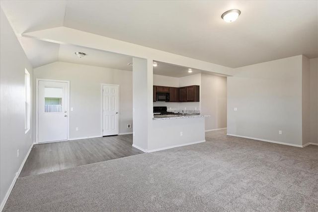 1012 S Blackjack Lane, Mustang, OK 73064