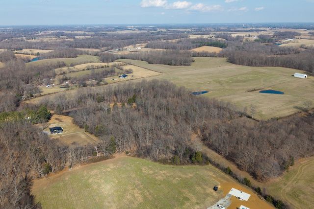 782B New Deal Potts Rd, Cottontown, TN 37048