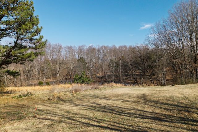 782B New Deal Potts Rd, Cottontown, TN 37048