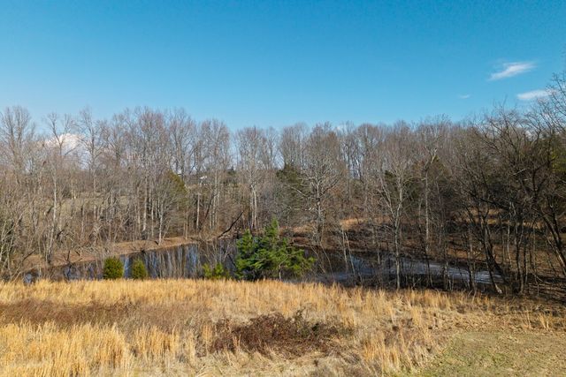 782B New Deal Potts Rd, Cottontown, TN 37048